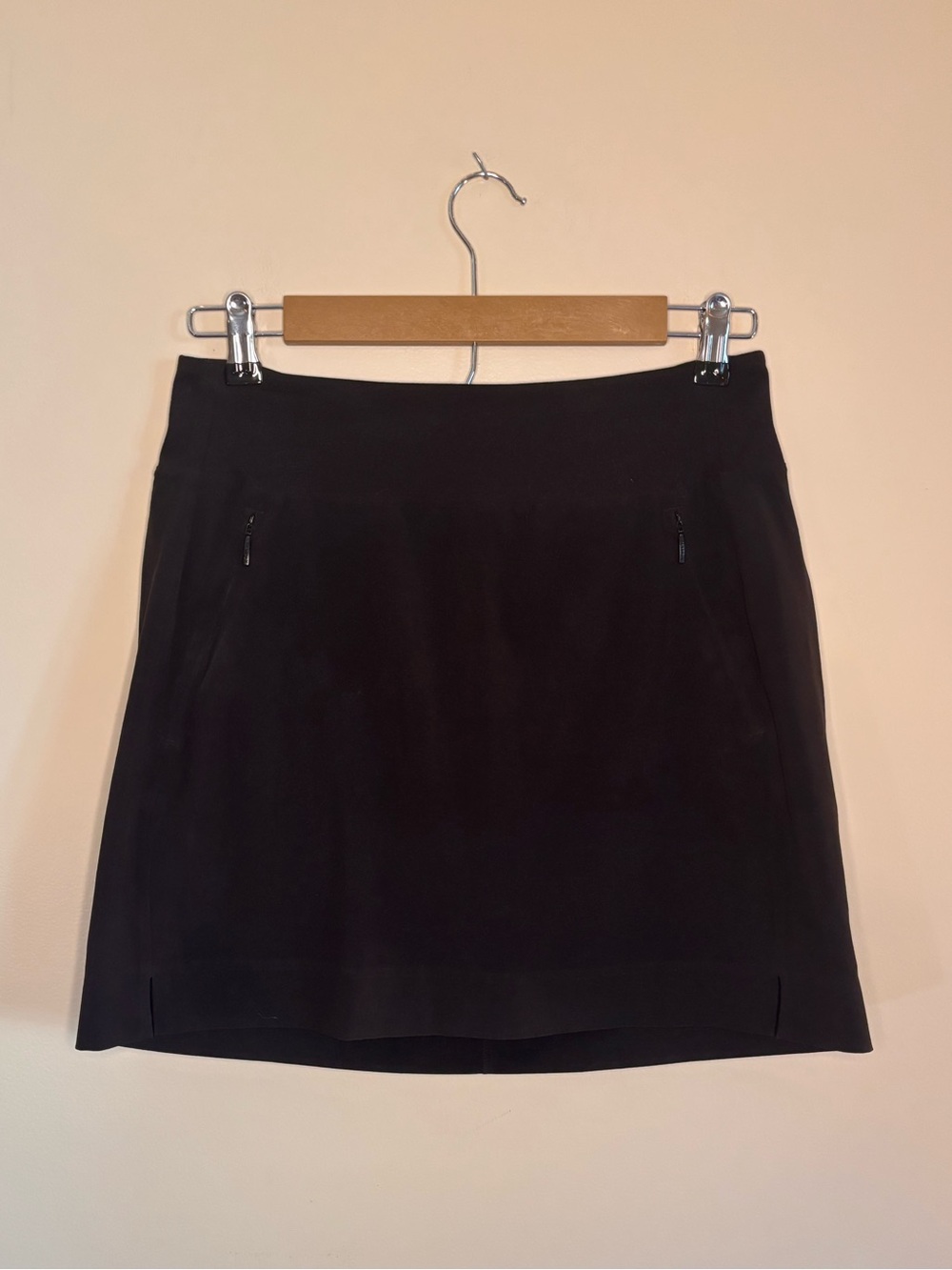 Athleta SoHo Skort Black Mini Skort with Front Zip Pockets and Back Pockets